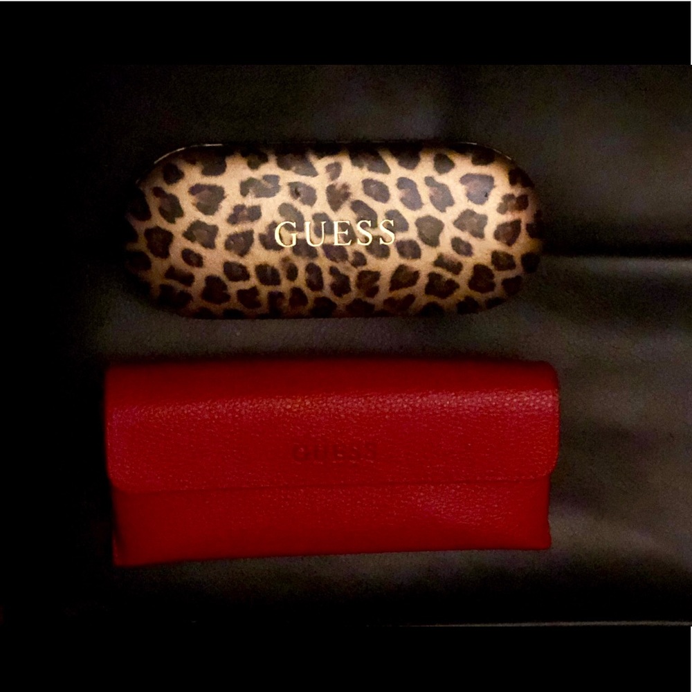2 GUESS EYEWEAR CASES 💄💋👠
